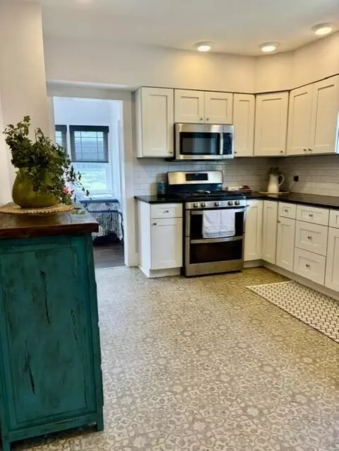 Kitchen - 3347 N Grant Ave, Springfield, MO 65803 photo 7 of 7