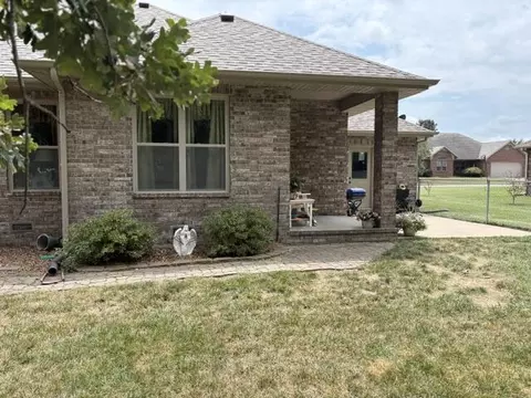 Exterior - 1103 Chicory Ln, Aurora, MO 65605 photo 4 of 6