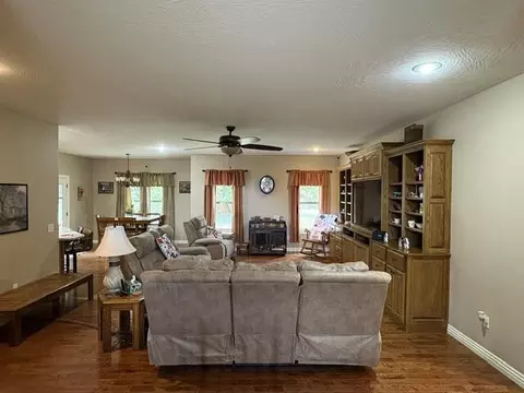 Living - 1103 Chicory Ln, Aurora, MO 65605 photo 1 of 3