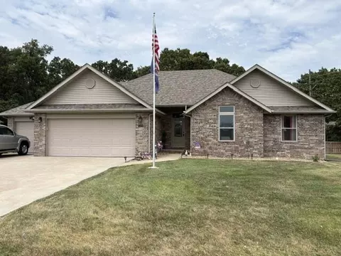 Exterior - 1103 Chicory Ln, Aurora, MO 65605 photo 2 of 6