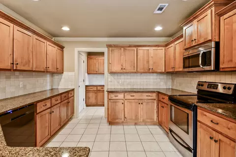 Kitchen - 148 Hackberry Ln, Branson, MO 65616 photo 8 of 8