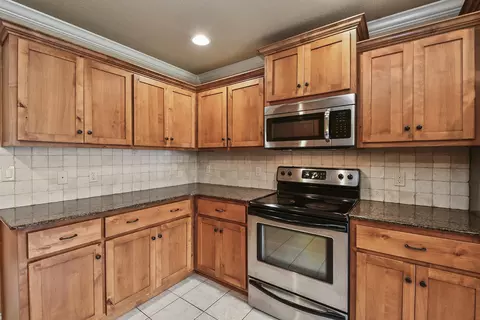 Kitchen - 148 Hackberry Ln, Branson, MO 65616 photo 5 of 8