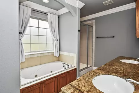 Bath - 148 Hackberry Ln, Branson, MO 65616 photo 1 of 6