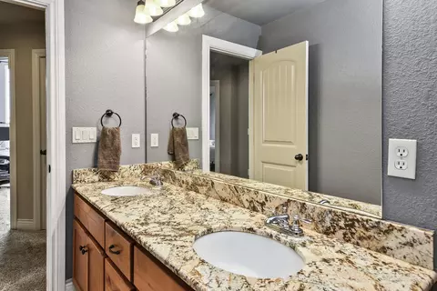 Bath - 148 Hackberry Ln, Branson, MO 65616 photo 6 of 6