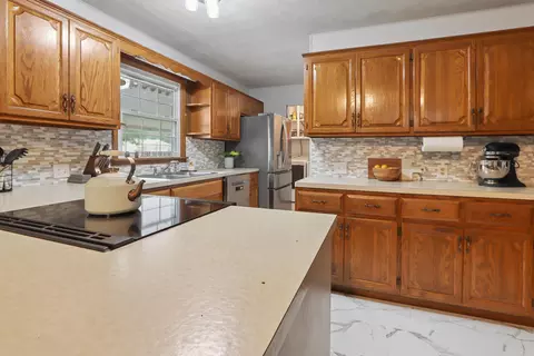 Kitchen - 3031 E Gasconade St, Springfield, MO 65804 photo 2 of 3