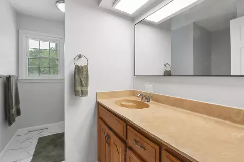 Bath - 3031 E Gasconade St, Springfield, MO 65804 photo 4 of 4