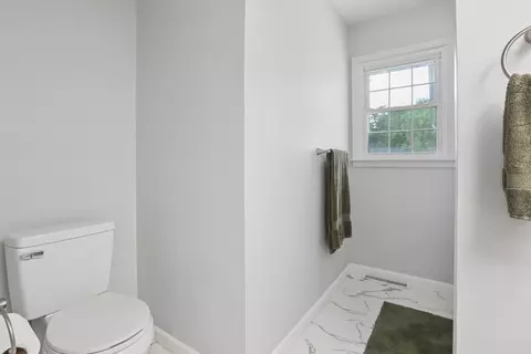 Bath - 3031 E Gasconade St, Springfield, MO 65804 photo 3 of 4
