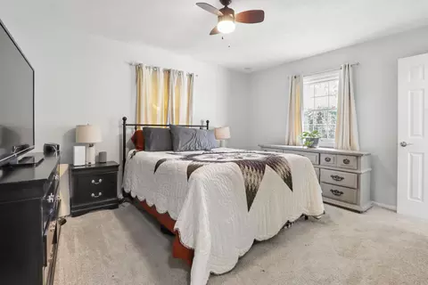 Bedroom - 3031 E Gasconade St, Springfield, MO 65804 photo 1 of 3