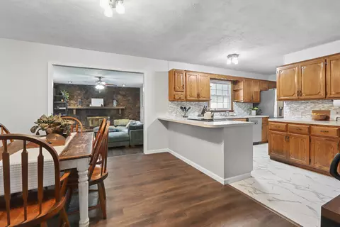 Dining - 3031 E Gasconade St, Springfield, MO 65804 photo 2 of 3