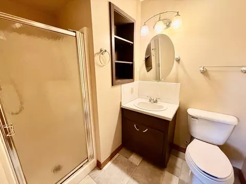Bath - 1009 E 10th St, Mountain Grove, MO 65711 photo 1 of 4