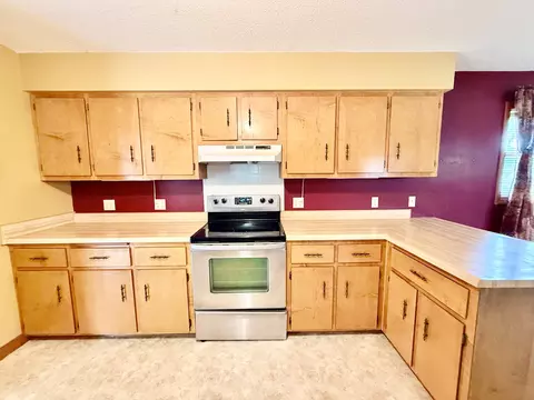 Kitchen - 1009 E 10th St, Mountain Grove, MO 65711 photo 2 of 3