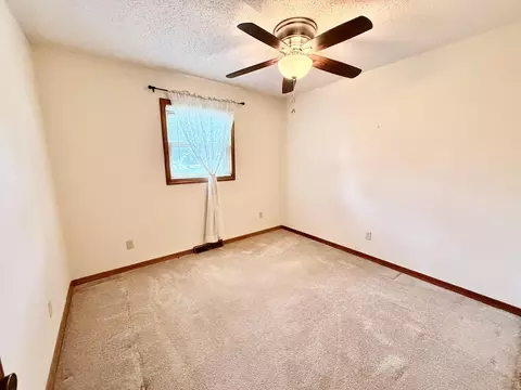Bedroom - 1009 E 10th St, Mountain Grove, MO 65711 photo 5 of 5