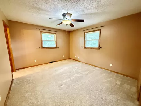 Bedroom - 1009 E 10th St, Mountain Grove, MO 65711 photo 3 of 5
