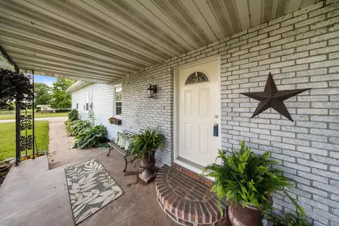 Exterior - 322 E Drive St, Clever, MO 65631 photo 8 of 11