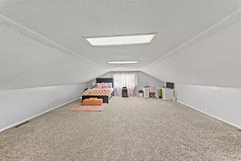 Bedroom - 322 E Drive St, Clever, MO 65631 photo 4 of 4