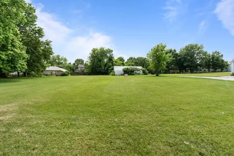Exterior - 322 E Drive St, Clever, MO 65631 photo 7 of 11