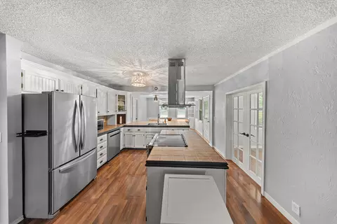 Kitchen - 322 E Drive St, Clever, MO 65631 photo 1 of 3