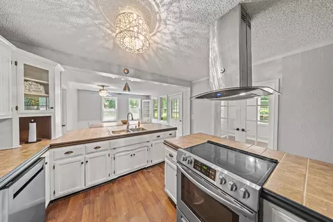 Kitchen - 322 E Drive St, Clever, MO 65631 photo 2 of 3