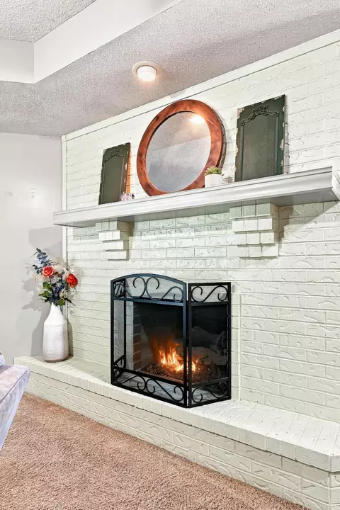 Living - 2035 S Glenn Ave, Springfield, MO 65807 photo 3 of 4