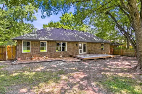 Exterior - 2035 S Glenn Ave, Springfield, MO 65807 photo 5 of 8