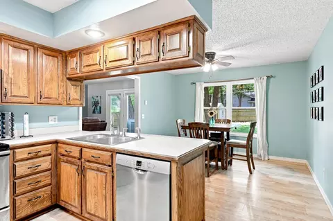 Kitchen - 2035 S Glenn Ave, Springfield, MO 65807 photo 3 of 6