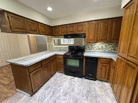 Kitchen - 2754 N Pierce Ave, Springfield, MO 65803 photo 3 of 4