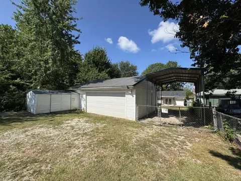 Exterior - 2754 N Pierce Ave, Springfield, MO 65803 photo 9 of 12