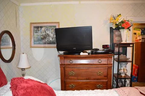 Bedroom - 1243 E Thoman St, Springfield, MO 65803 photo 2 of 5