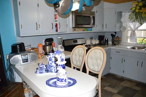 Kitchen - 1243 E Thoman St, Springfield, MO 65803 photo 1 of 3