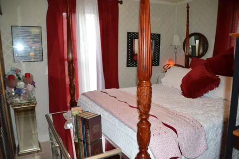 Bedroom - 1243 E Thoman St, Springfield, MO 65803 photo 1 of 5