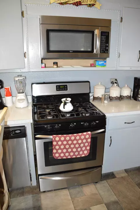 Kitchen - 1243 E Thoman St, Springfield, MO 65803 photo 2 of 3