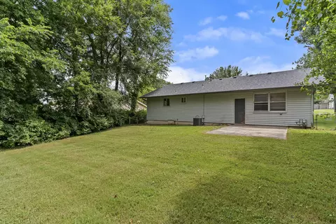 Exterior - 2645 E Cragmont St, Springfield, MO 65804 photo 3 of 5