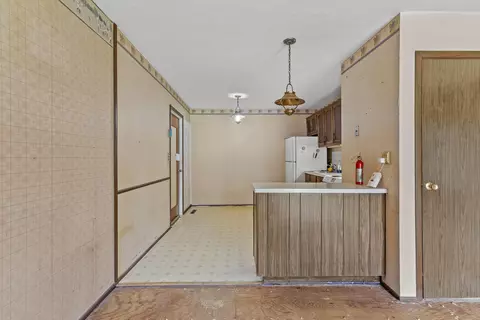 Kitchen - 2645 E Cragmont St, Springfield, MO 65804 photo 4 of 4