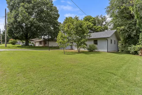 Exterior - 2645 E Cragmont St, Springfield, MO 65804 photo 4 of 5