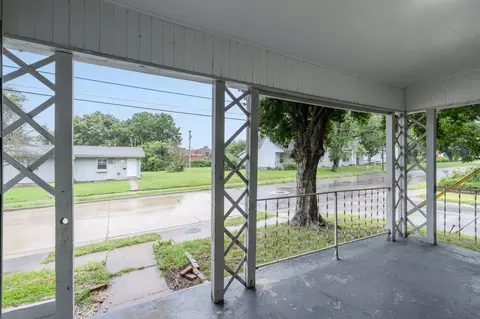 Exterior - 413 W 405 W Nichols St, Springfield, MO 65802 photo 2 of 2
