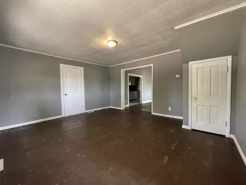 Living - 413 W 405 W Nichols St, Springfield, MO 65802 photo 4 of 5