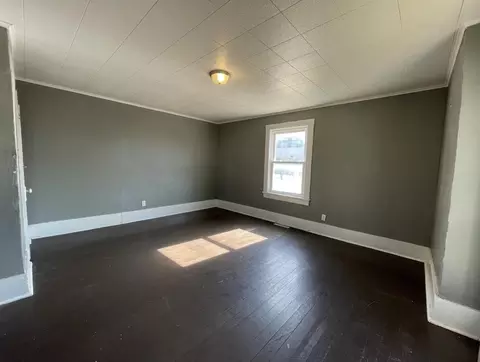 Living - 413 W 405 W Nichols St, Springfield, MO 65802 photo 5 of 5