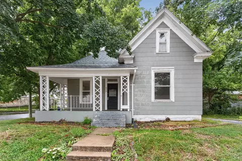Exterior - 413 W 405 W Nichols St, Springfield, MO 65802 photo 1 of 2