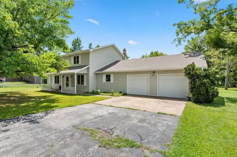 Exterior - 8488 W Sunset Dr, Springfield, MO 65802 photo 3 of 7