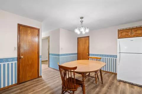 Dining - 8488 W Sunset Dr, Springfield, MO 65802 photo 3 of 4