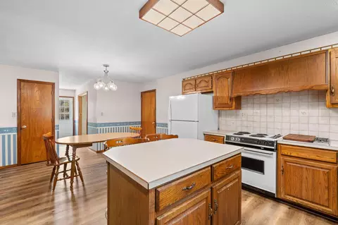 Kitchen - 8488 W Sunset Dr, Springfield, MO 65802 photo 5 of 5