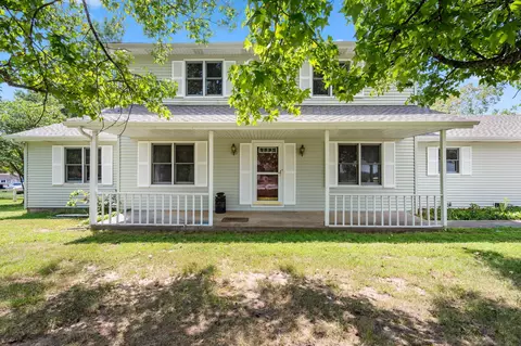 Exterior - 8488 W Sunset Dr, Springfield, MO 65802 photo 2 of 7