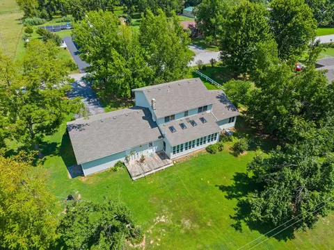 View/Area - 8488 W Sunset Dr, Springfield, MO 65802 photo 3 of 5