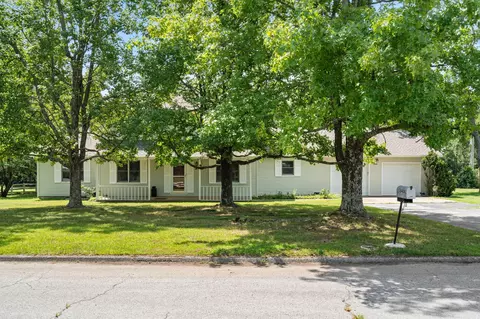 Exterior - 8488 W Sunset Dr, Springfield, MO 65802 photo 4 of 7