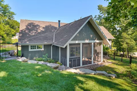 Exterior - 2840 S Morningway Dr, Springfield, MO 65804 photo 11 of 17