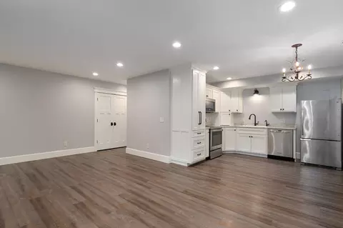 Living - 2840 S Morningway Dr, Springfield, MO 65804 photo 9 of 12