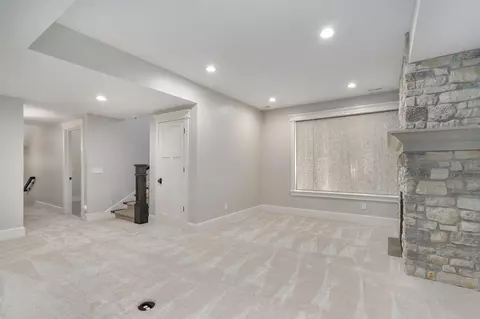 Living - 2840 S Morningway Dr, Springfield, MO 65804 photo 7 of 12