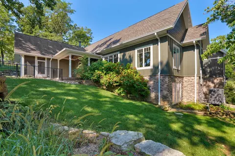 Exterior - 2840 S Morningway Dr, Springfield, MO 65804 photo 14 of 17