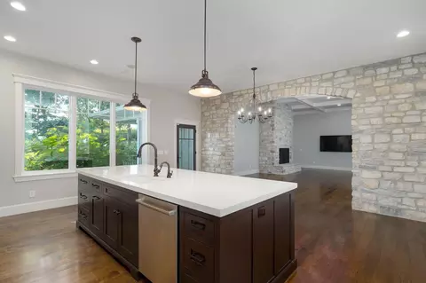 Kitchen - 2840 S Morningway Dr, Springfield, MO 65804 photo 6 of 7