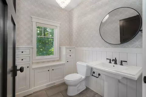 Bath - 2840 S Morningway Dr, Springfield, MO 65804 photo 7 of 9